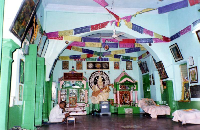 Bhajanhalle des Sivananda-Ashram in Rishikesh