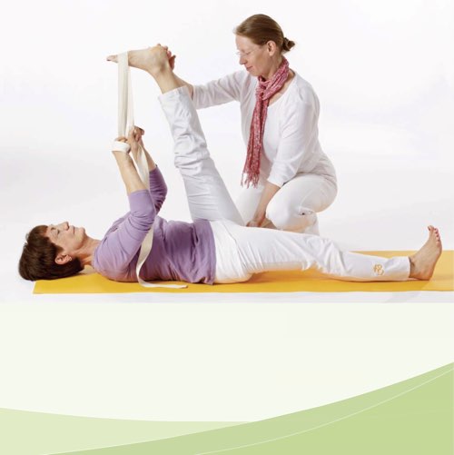 Datei:Yogatherapie Yogatherapeutische Unterstützung.jpg