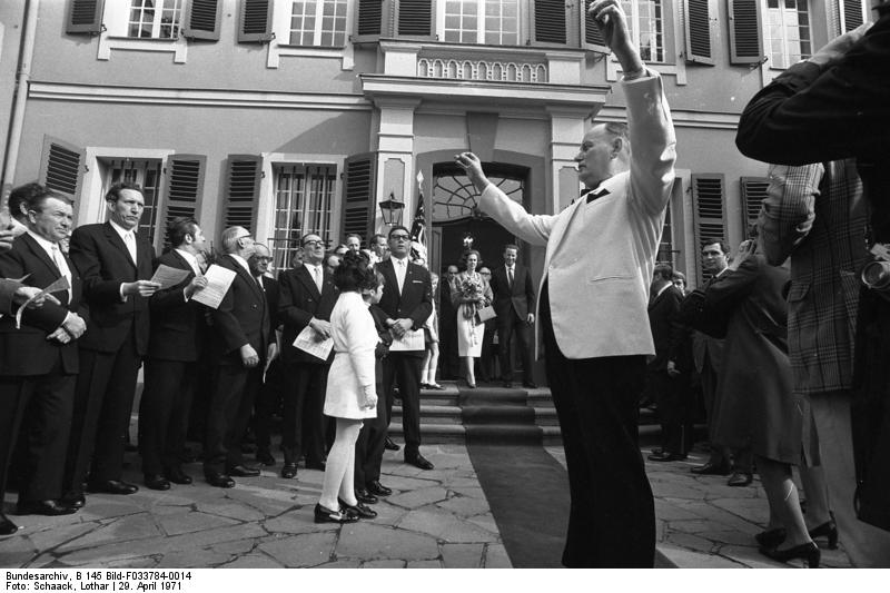 Datei:Bundesarchiv, Bonn, Staatsbesuch König von Belgien.jpg