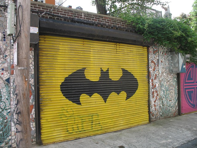 Datei:Symbol Batman Garage.jpg