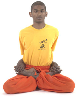 Datei:Baddha Padmasana gebundener Lotus Lotussitz.jpg