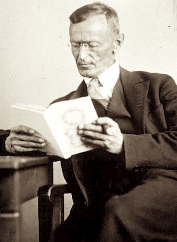 Datei:Hermann Hesse 1927 Photo Gret Widmann.jpg