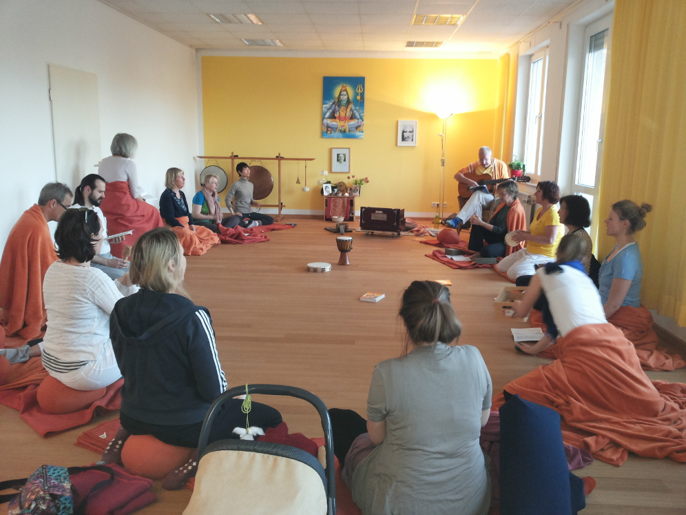 Yoga Vidya Bonn Satsang-Kirtansingen