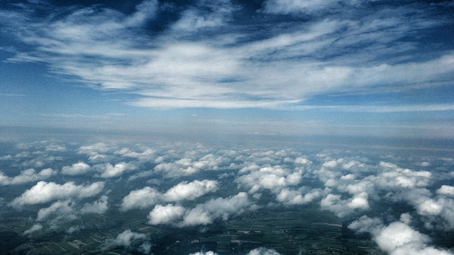 Datei:Luft Himmel Wolken.jpg