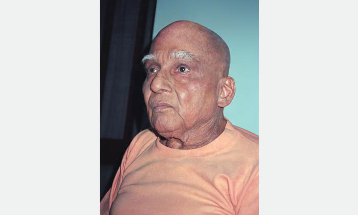 Datei:Swami Krishnananda zwischen 1997-2001.jpg