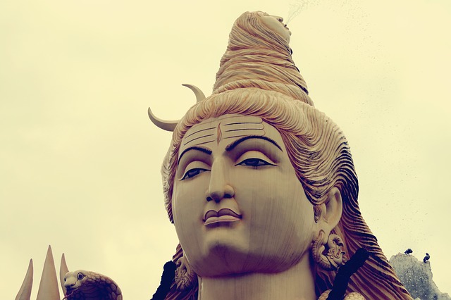 Datei:Lord Shiva Gottheit Gott Statue.jpg