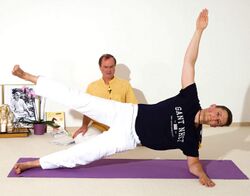 Yoga Seitstuetz 3.jpg