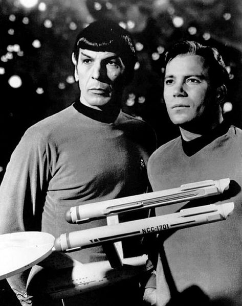 Datei:Leonard-nimoy Spock Captain Kirk William Shatner.jpg