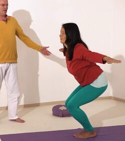 Stuhlsitz - Yoga Asana 4.jpg