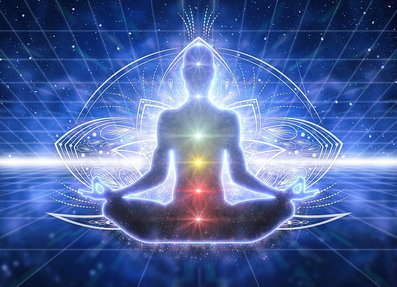 Datei:Spiritualität Erwachen Yoga Aura Kundalini Chakra Bewusstsein Körper Erleuchtung.jpg