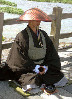 435px-Japanese buddhist monk by Arashiyama cut.jpg