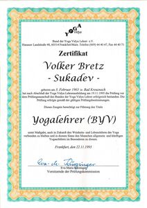 Yogalehrer (BYV) 1995: Sukadev erhielt auch das BYV Yogalehrer Zertifikat...