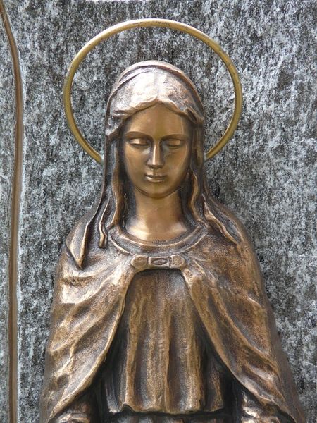Datei:Maria Heiligenschein Skulptur.jpg