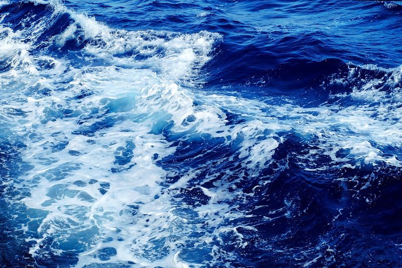 Datei:Wasser Meer Ozean Welle.jpg