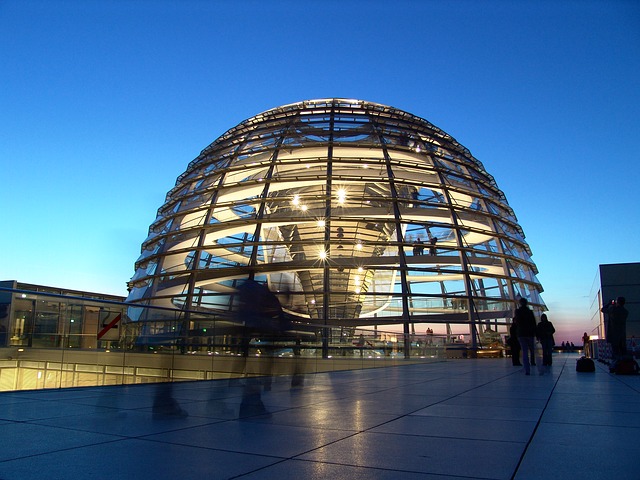 Datei:Berlin Kuppel vom Reichstag Bundestag.jpg