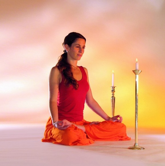 Datei:Shakti-Lotus Kerzen--medium.jpg