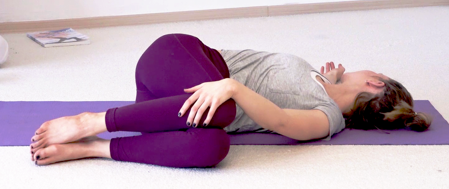 Supta Madhyasana, Liegende Bauchstellung