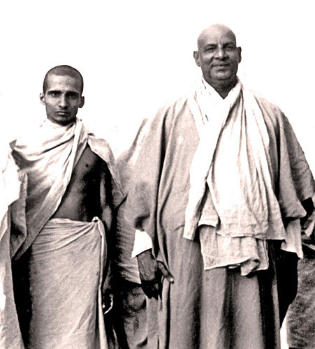 Datei:Krishnananda Sivananda 1945.jpg