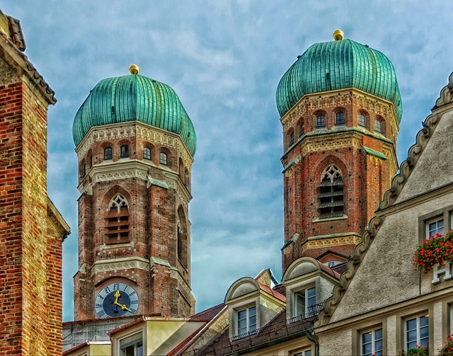 Datei:München Frauenkirche.jpg