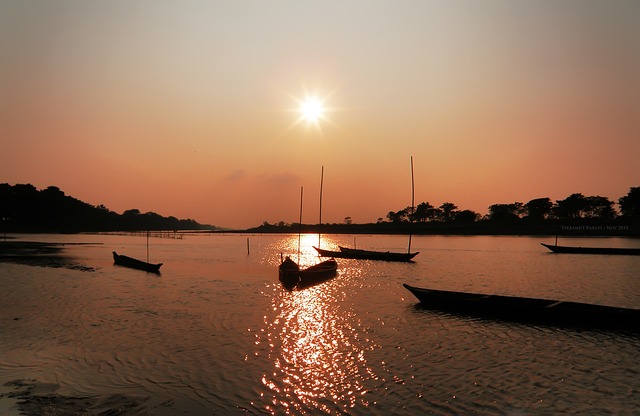 Datei:Sonnenuntergang Assam.jpg