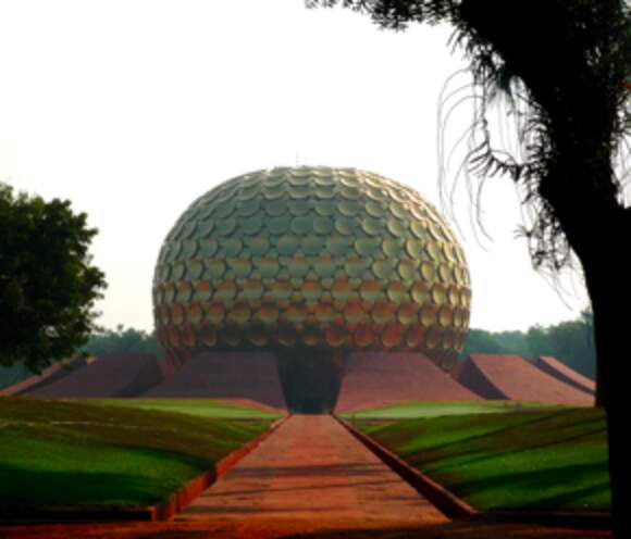 Datei:Matrimandir-Auroville.jpg