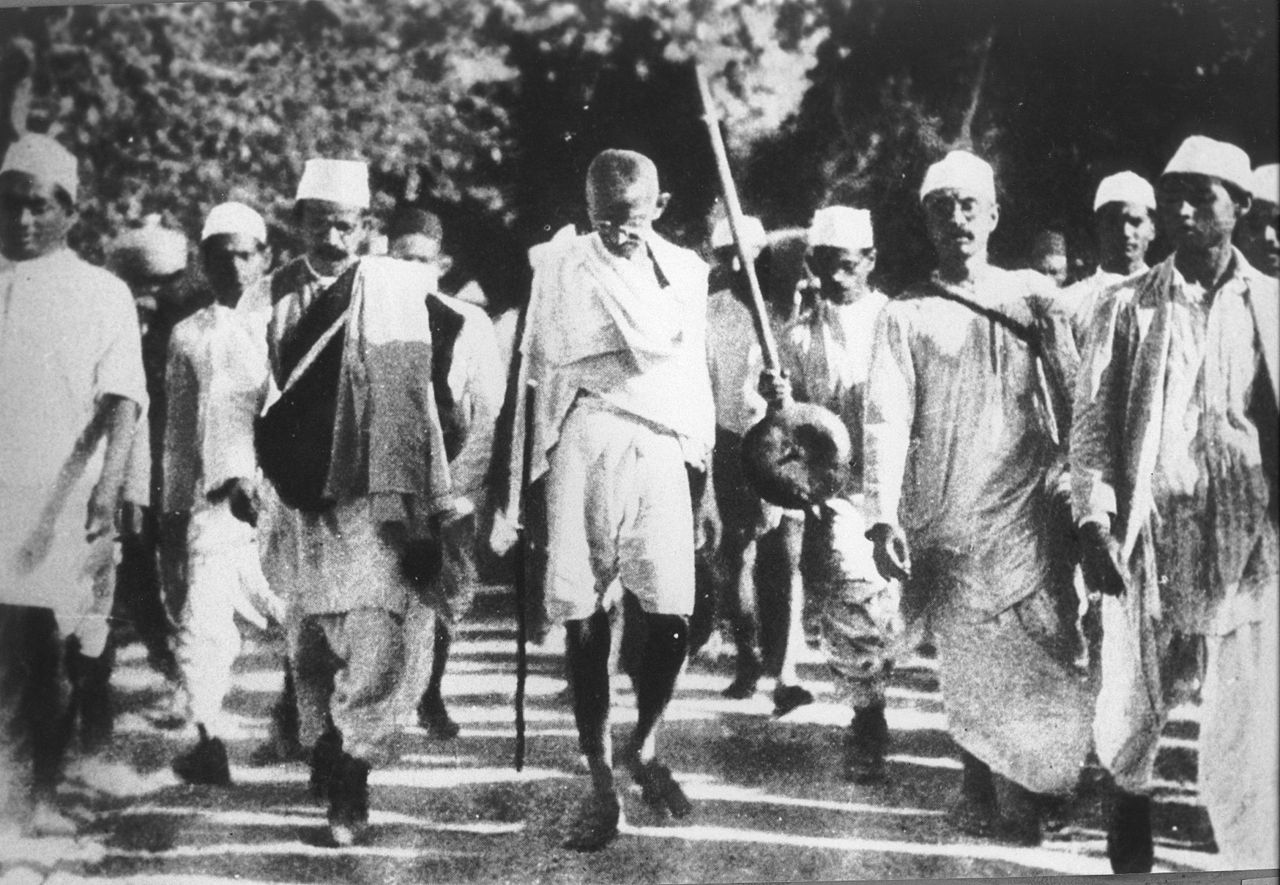 Mahatma Gandhi - zu Fuß unterwegs für Frieden und Ahimsa