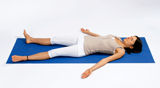 Wenn dich Tiefenentspannungstechniken interessieren, kannst bei Yoga Vidya eine Autogenes Training Kursleiter Ausbildung absolvieren.