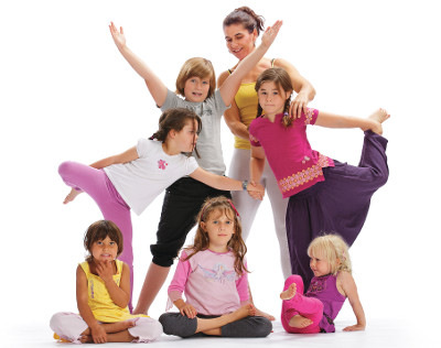 Datei:Kinder.Yoga.Gruppe.jpg