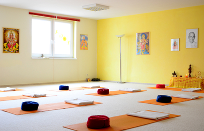Datei:Yoga Vidya Zentrum Stuttgart.jpg