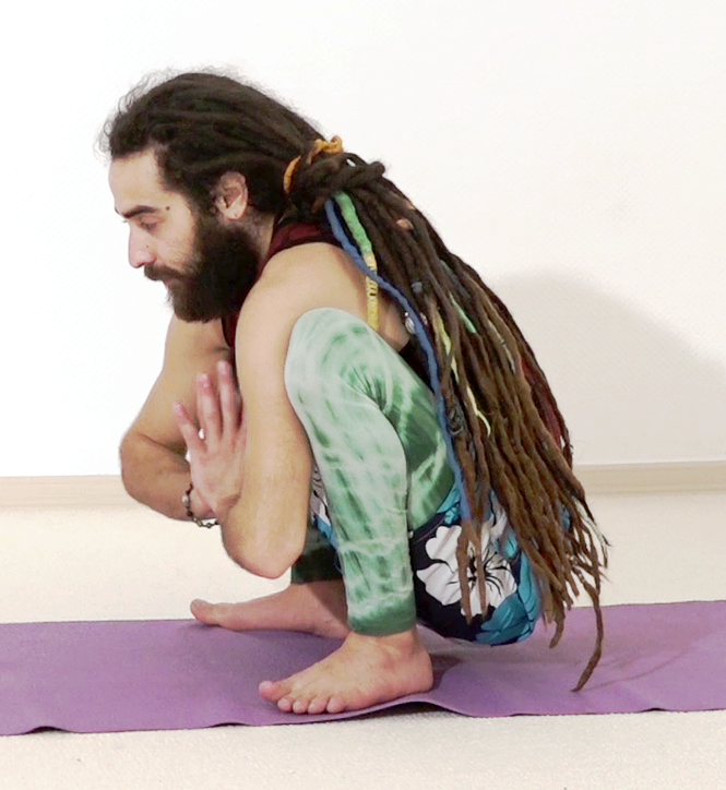 Upaveshasana, Hock-Stellung