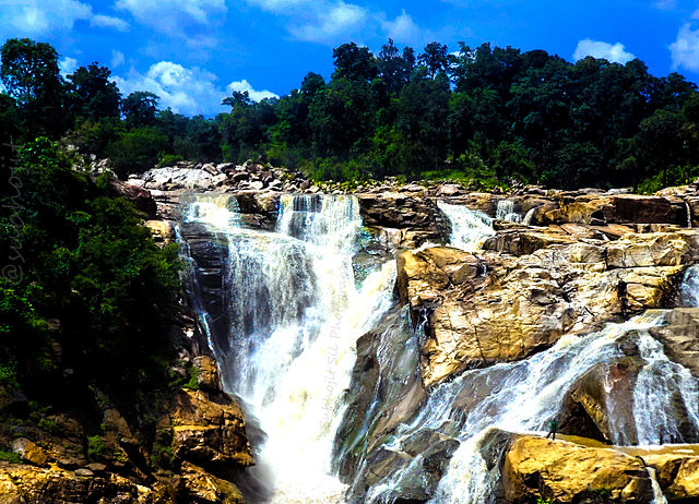 Datei:Ranchi Indien Wasserfall.jpg