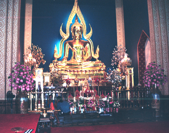 Datei:Goldener Buddha Wat Traimit pures Gold.jpg