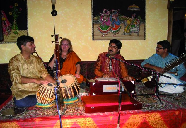 Datei:Anubhab Musikfestival Mantra Kirtan Raga.jpg