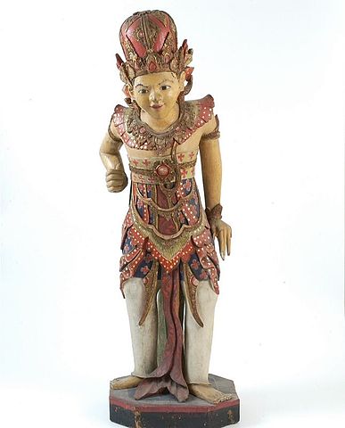 Datei:Statue der Gottheit Indra.jpg