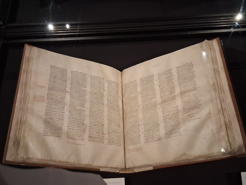 Datei:Codex Sinaiticus Handschrift.jpg