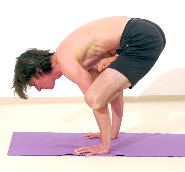 Datei:1616 Uttamangasana.png