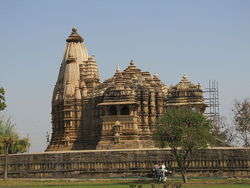 Khajuraho Indien Chitragupta Tempel.JPG