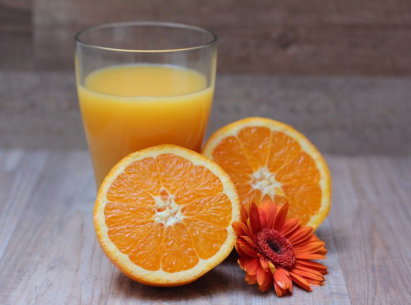 Datei:Orangen Obst Orangensaft.jpg