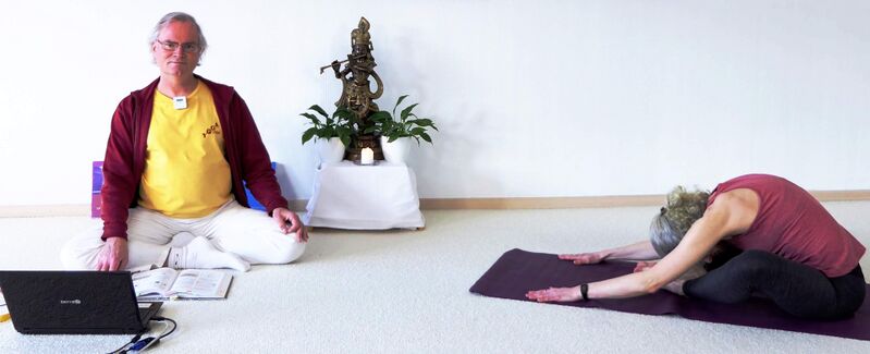 Datei:2330-Midakipava Asana.jpg
