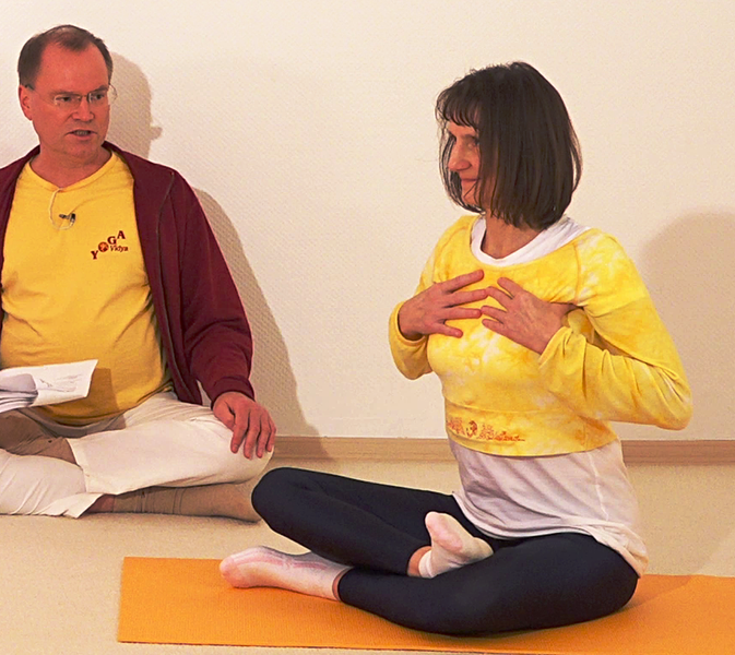 Datei:2765-Shyamasana06-07-15h00m27s289.png