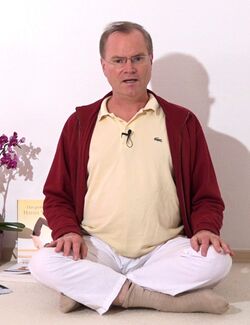 Meditationshaltungen 8 Sukhasana.jpg