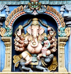 Welcher Hindu Gott Wird Mit Einem Elefantenkopf Dargestellt Yogawiki