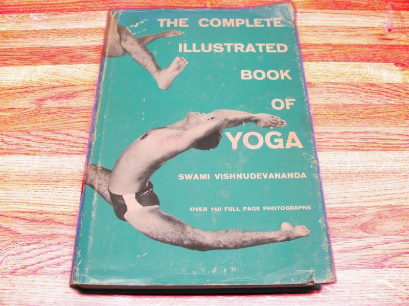 Datei:Complete illustrated Book of Yoga Original Edition.jpg