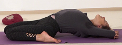 Sattel - Yoga Asana 3.png