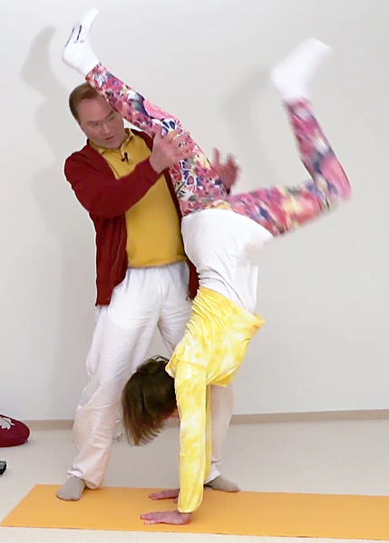 Datei:1823-Vrikshasana05-30-14h40m25s573.png