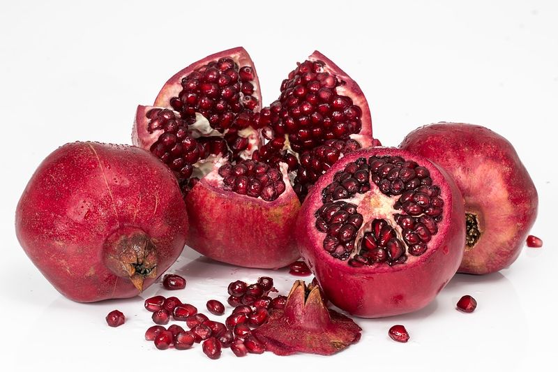 Datei:Granatapfel Frucht rot .jpg