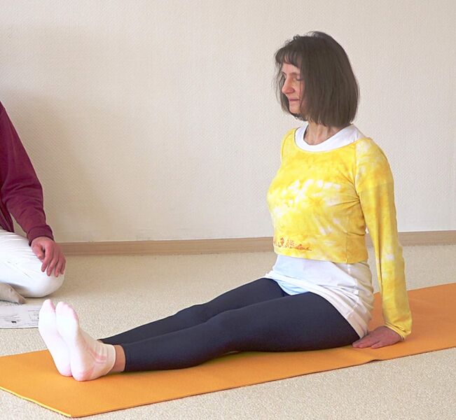 Datei:Upavishta Sthanu Asana AL 2771.jpg
