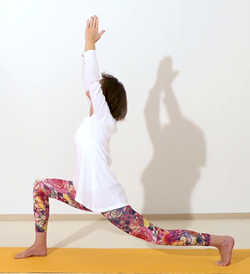Hoher Halbmond - Yoga Stellung Ashta Chandrasana 4.png
