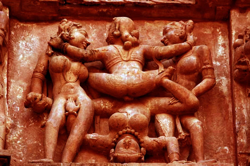 Datei:Khajuraho-tempel-relief.jpg