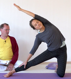 Querbalken Haltung - Querbalken Pose 4.png